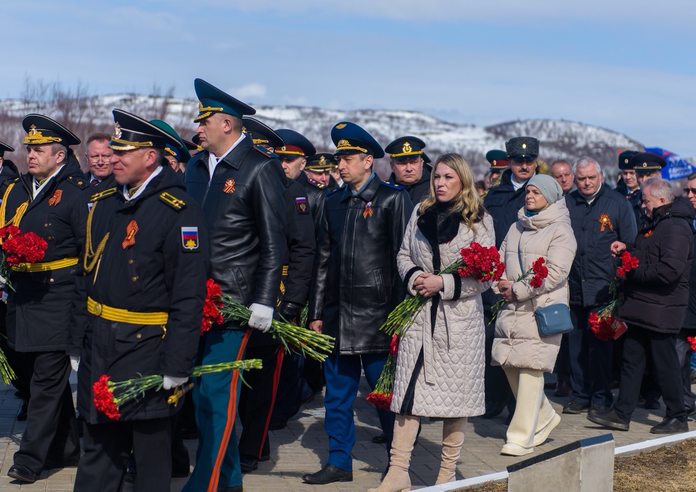 В преддверии празднования 78-ой годовщины Победы в Великой Отечественной войне прокурор Мурманской области Сергей Паволин принял участие в торжественных мероприятиях в “Долине Славы”