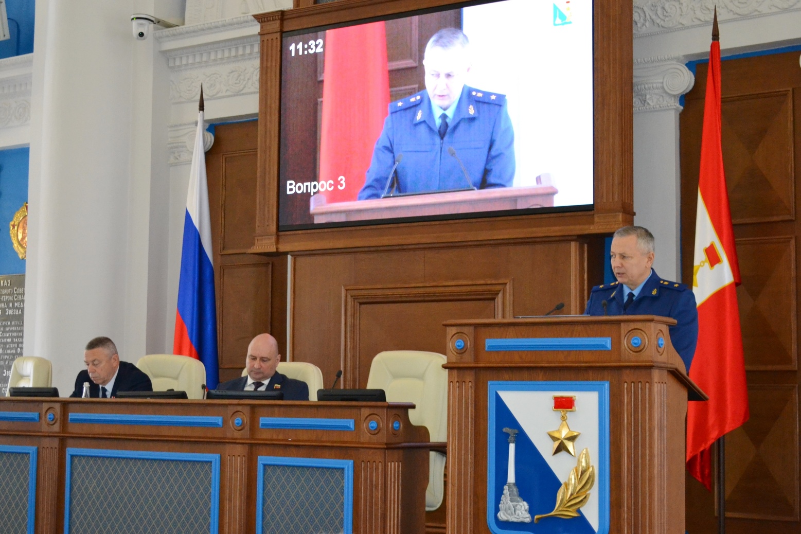 Прокурор города Севастополя Андрей Шевцов представил на сессии Законодательного Собрания Севастополя законопроект, направленный на приведение регионального законодательства о местном самоуправлении в соответствие с федеральным