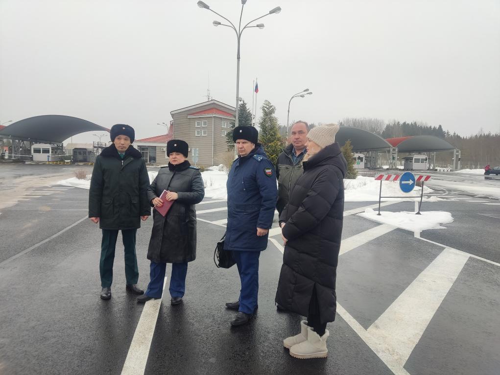 Заместитель Северо-Западного транспортного прокурора  совершила рабочий визит в Псковскую область и провела  прием граждан