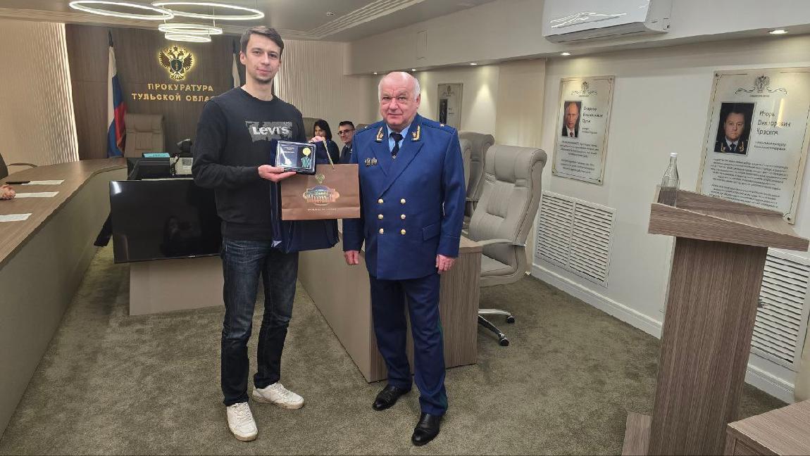 В прокуратуре области представителю федерального телеканала вручили медаль «За взаимодействие»