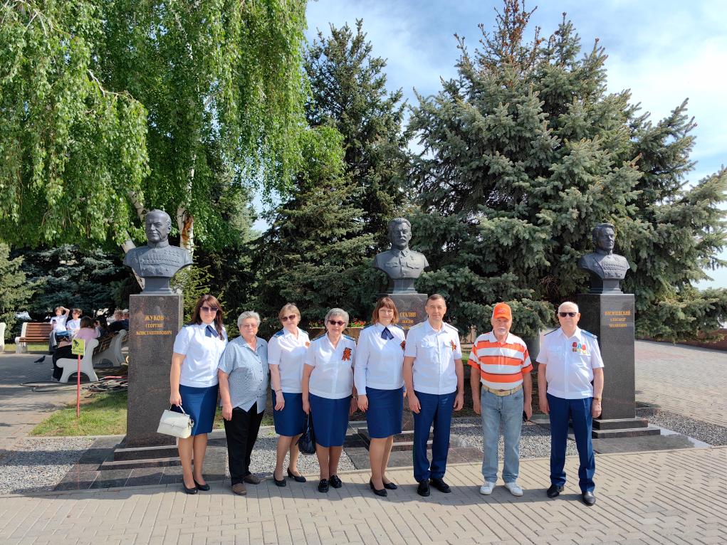 В преддверии празднования 80-летия Победы в Великой Отечественной войне город-герой Волгоград посетили члены Совета ветеранов прокуратуры Самарской области
