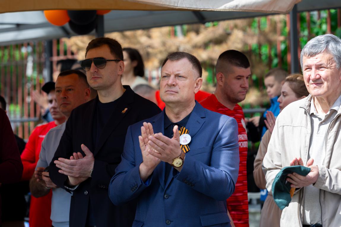 Сегодня, 17 мая 2025 года, состоялось торжественное открытие турнира по мини-футболу среди работников прокуратуры Краснодарского края, посвященного 80-й годовщине Победы в Великой Отечественной войне