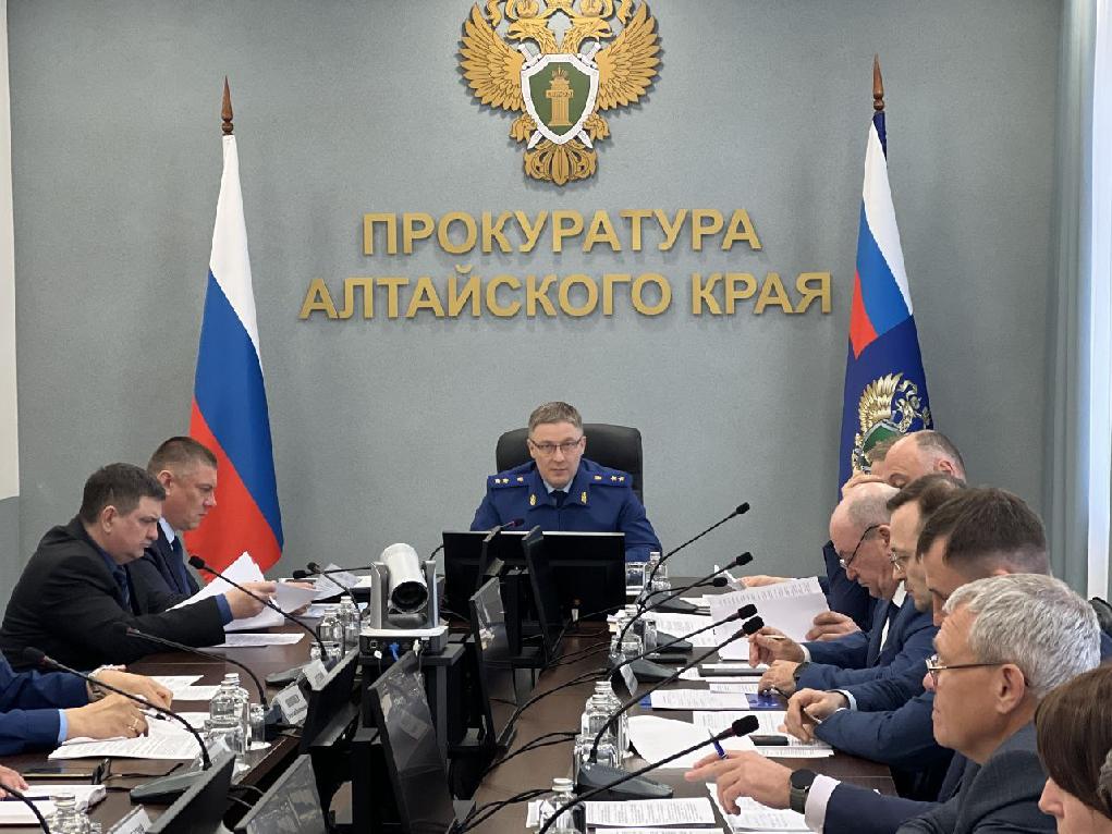 Прокурор Алтайского края Антон Герман провел заседание межведомственной рабочей группы по вопросам противодействия правонарушениям при реализации национальных проектов