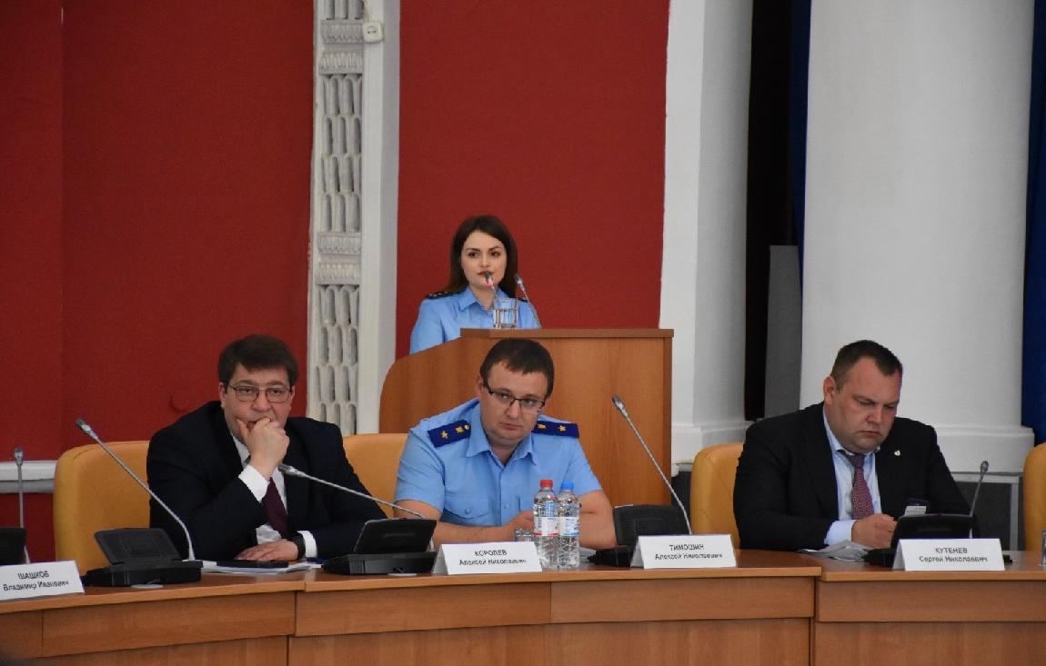 Депутатами Орловского областного Совета народных депутатов поддержана законодательная инициатива прокурора области по социально значимым вопросам