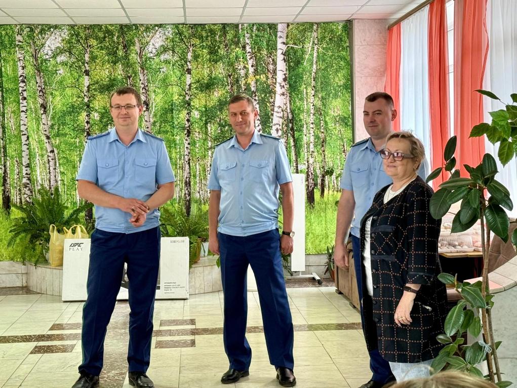 Прокурор Орловской области Алексей Тимошин поздравил воспитанников Центра помощи детям, оставшимся без попечения родителей, с Международным днем защиты детей