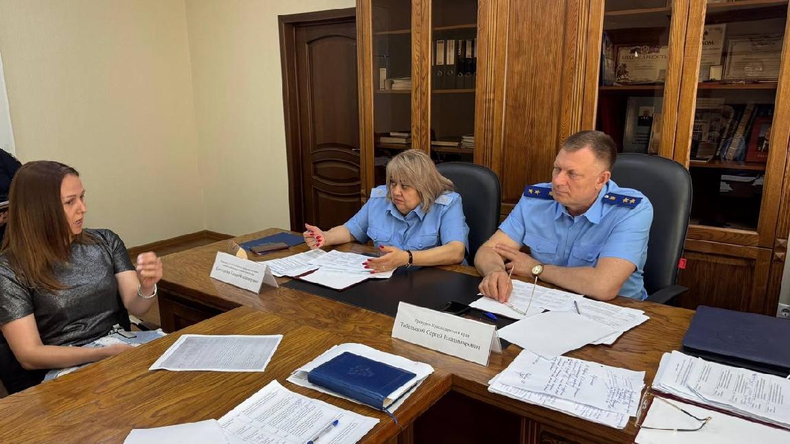 В прокуратуре Прикубанского административного округа г. Краснодара состоялся личный прием граждан по вопросам нарушения законодательства об исполнительном производстве