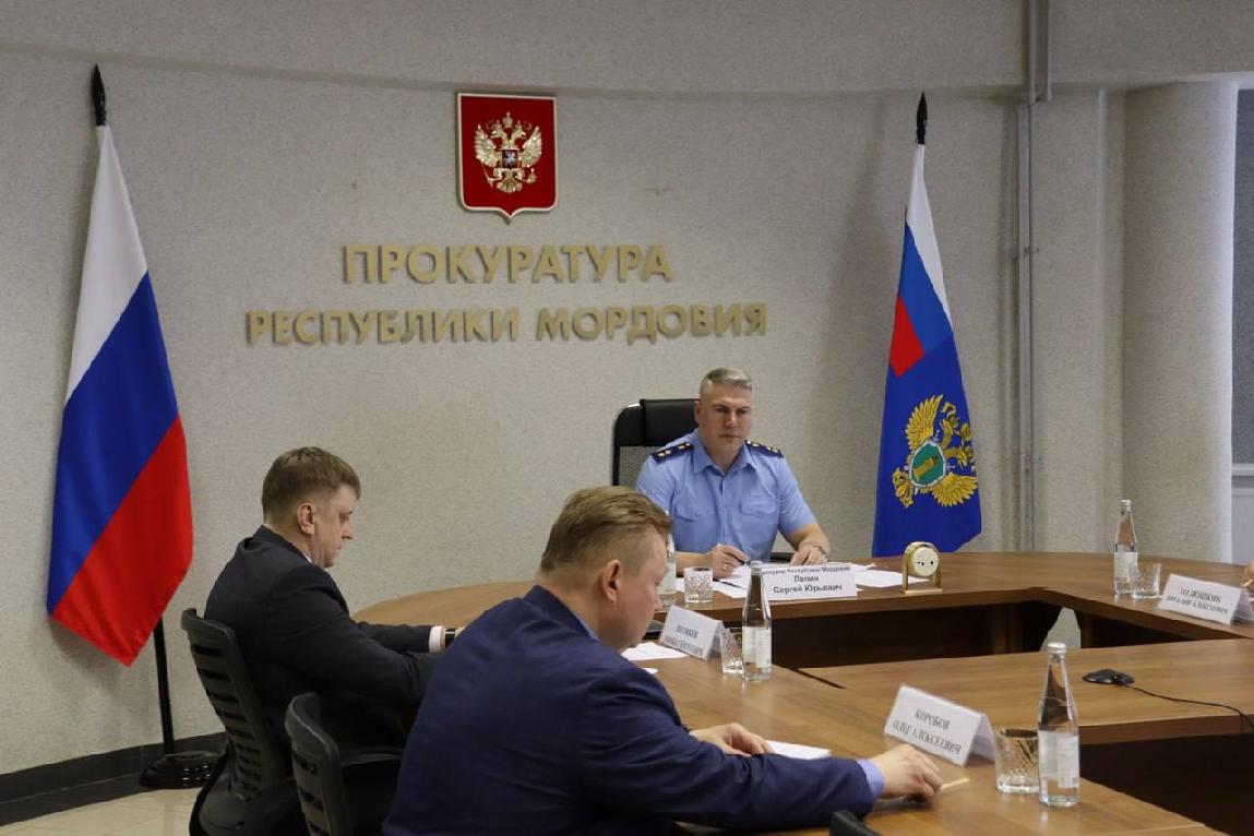 В прокуратуре республики обсуждены вопросы  противодействия коррупции