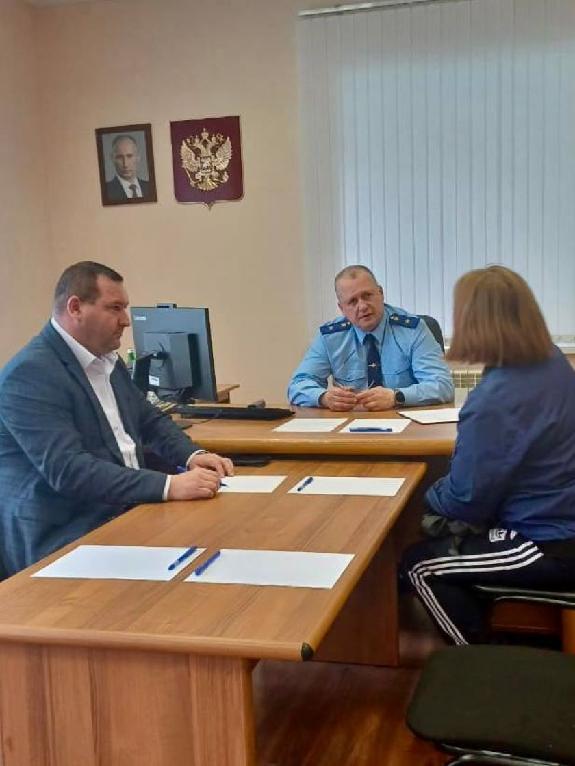 В рамках работы мобильной приемной прокурор области Дмитрий Коданёв посетил Милославский район