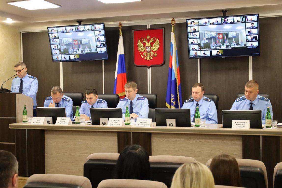 В Западно-Сибирской транспортной прокуратуре состоялось заседание коллегии по вопросам состояния законности и прокурорского надзора за исполнением законодательства в сфере обеспечения транспортной безопасности