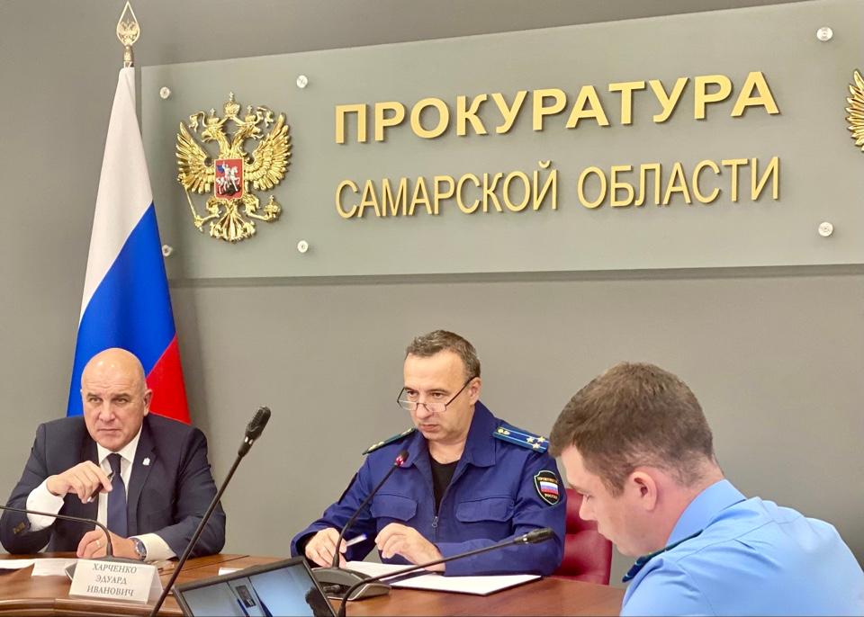 Исполняющий обязанности прокурора Самарской области Игорь Харитонов провел прием предпринимателей Приволжского района