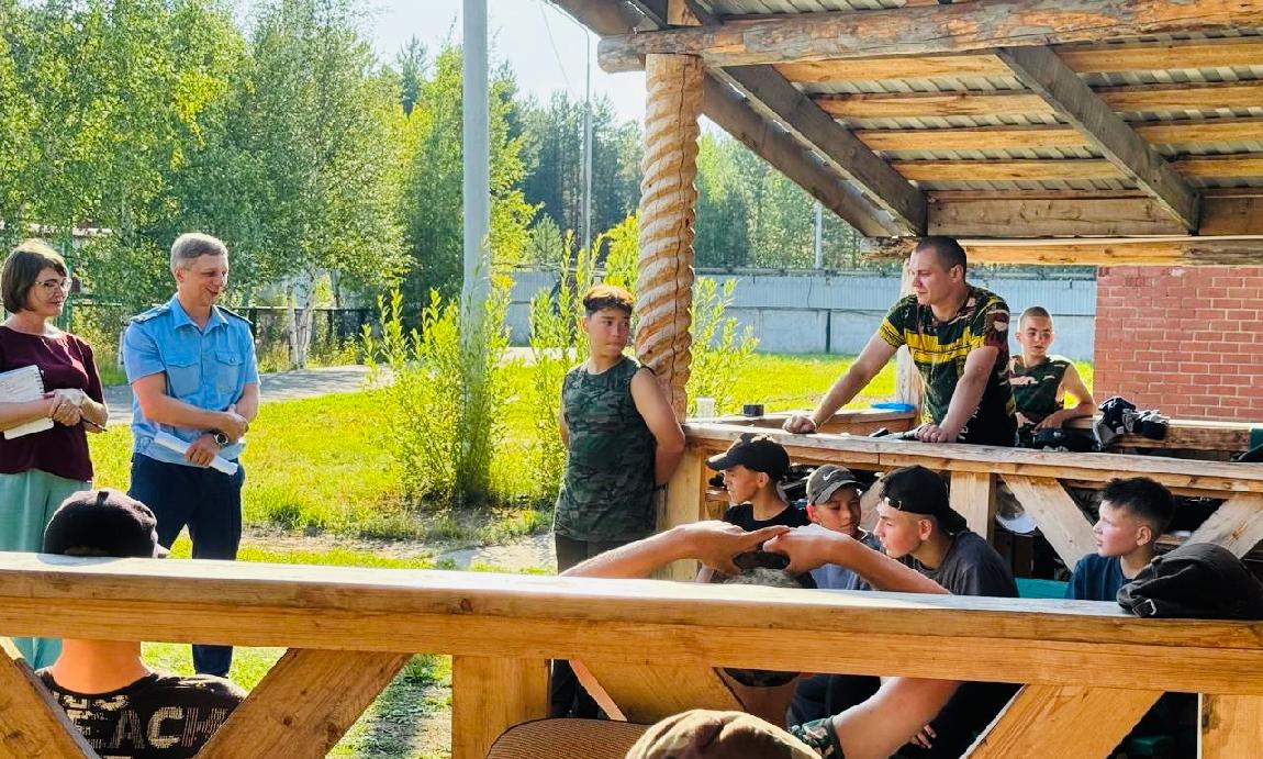 Заместитель прокурора Югры Григорий Сухоруков посетил специальную учебно-воспитательную школу