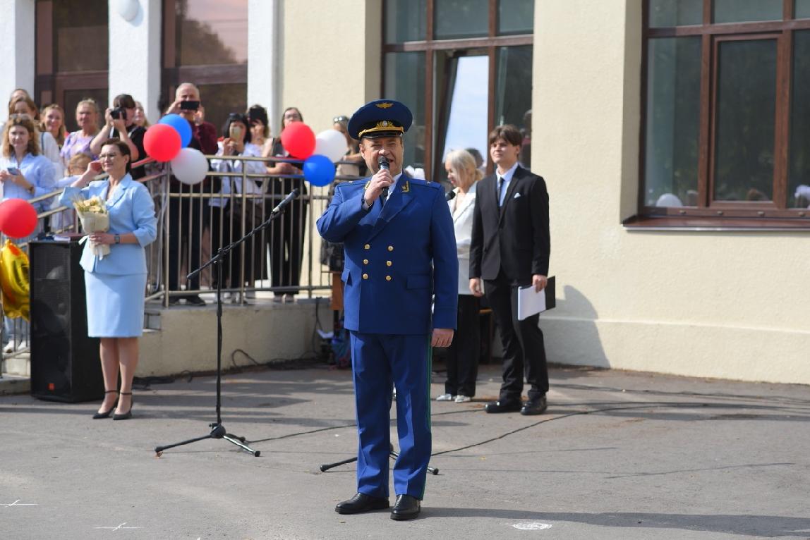 Прокурор Вологодской области Андрей Тимошичев принял участие в торжественном мероприятии, посвященном Дню знаний