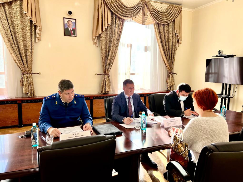 Прокурор Республики Саха (Якутия), Главный Федеральный инспектор по Республике Саха (Якутия) провели совместный личный прием граждан