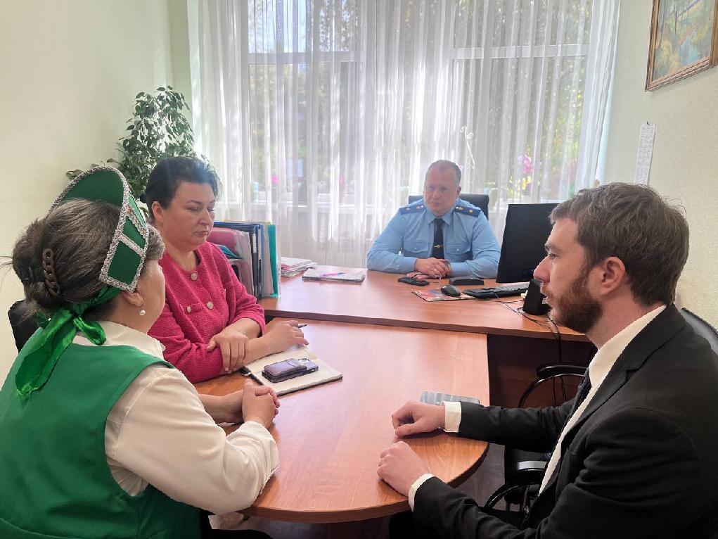 Прокурор области Дмитрий Коданёв посетил геронтологический центр и провёл приём граждан по вопросам соблюдения прав пенсионеров