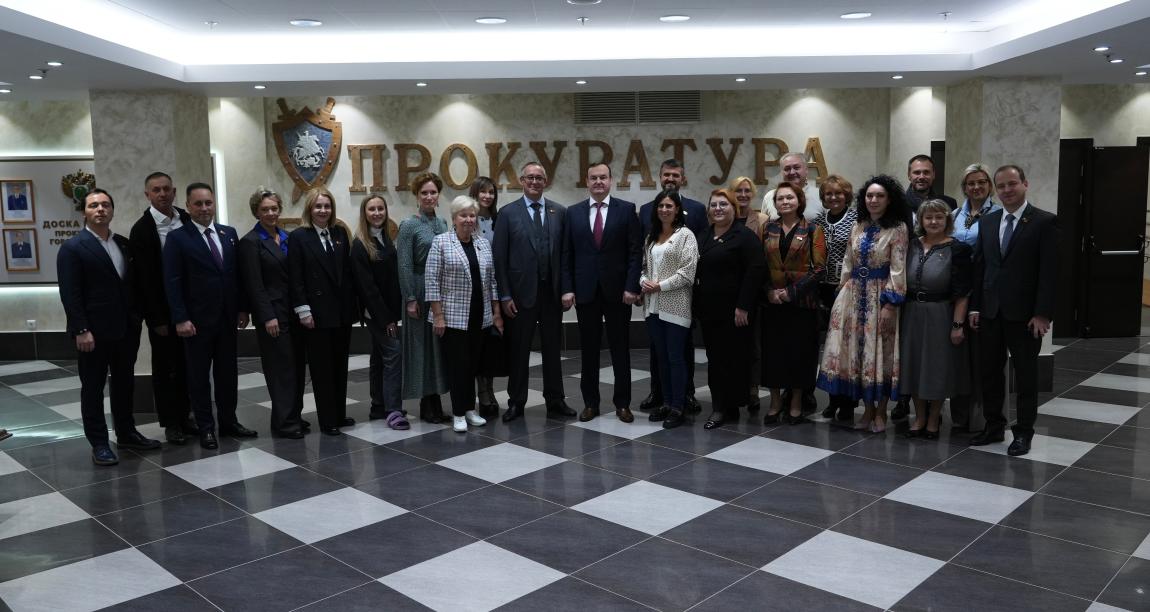 Прокурор Москвы Максим Жук провел рабочую встречу с депутатами Московской городской Думы