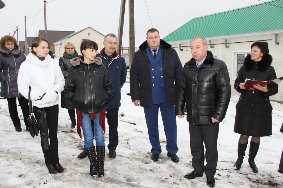 Погода село кошки самарская область. Село Исаклы Самарской области. Село новое Ганькино Самарская область. Исаклы Самарская область глава района. Прокурор Исаклинского района Самарской области.