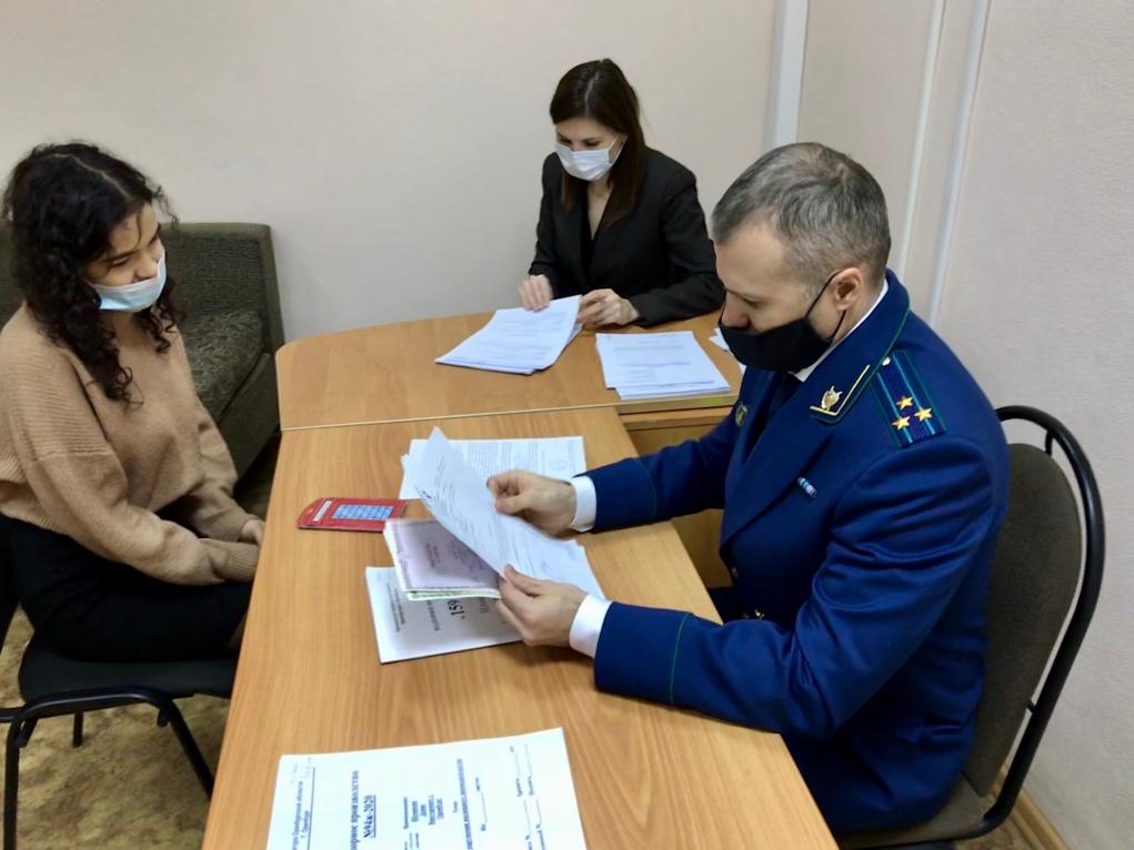 Жильем прокуроров. Жилое помещение прокурорам