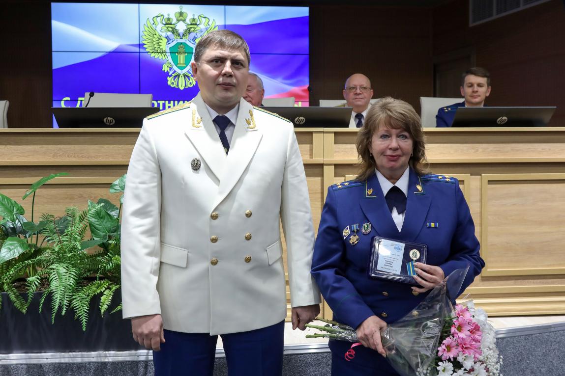 Прокуратура красноярск телефон. Прокурор Красноярска. Прокуратура Красноярск. Прокуратура Красноярского края швыткий.