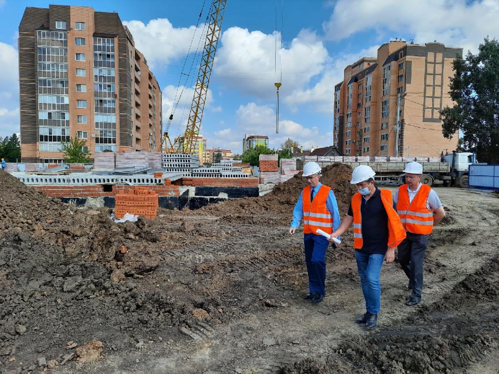 Люди в новом саранск. Саранск новый садик. Постройки Саранск. Саранский ДСК. Республика Мордовия Саранск строительная улица 1/1 ветеринар.