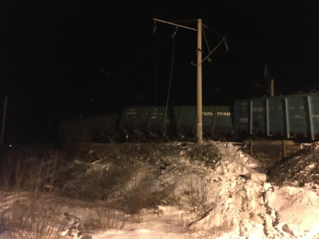 Сход в забайкалье. Сход вагонов в Забайкалье. Сход вагонов в Читинской 20 ноября. Сход поезда в городе Ивдель Полуночное. Новости Усть-Кут сход вагонов 25.11.22.