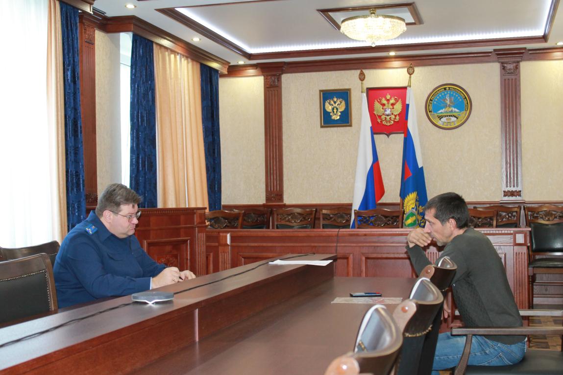 Исполняющий обязанности прокурора Республики Адыгея Дмитрий Григорьев провел личный прием граждан