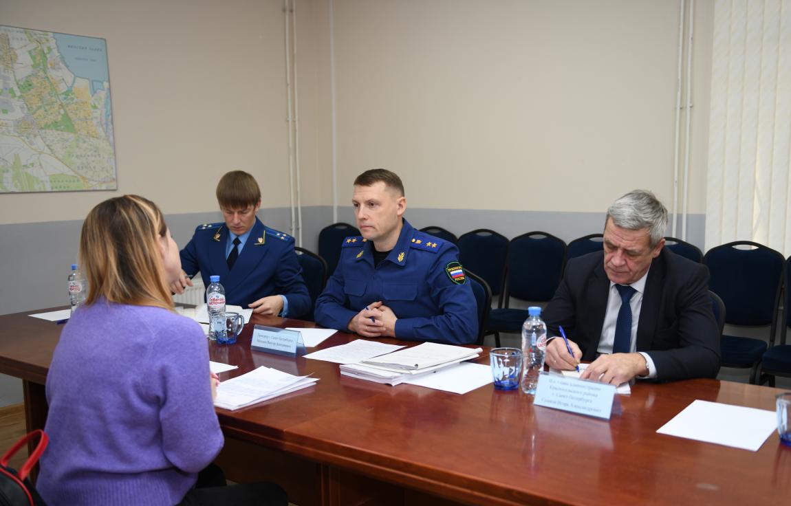 Прокурор г. Санкт-Петербурга Виктор Мельник провел выездной прием граждан