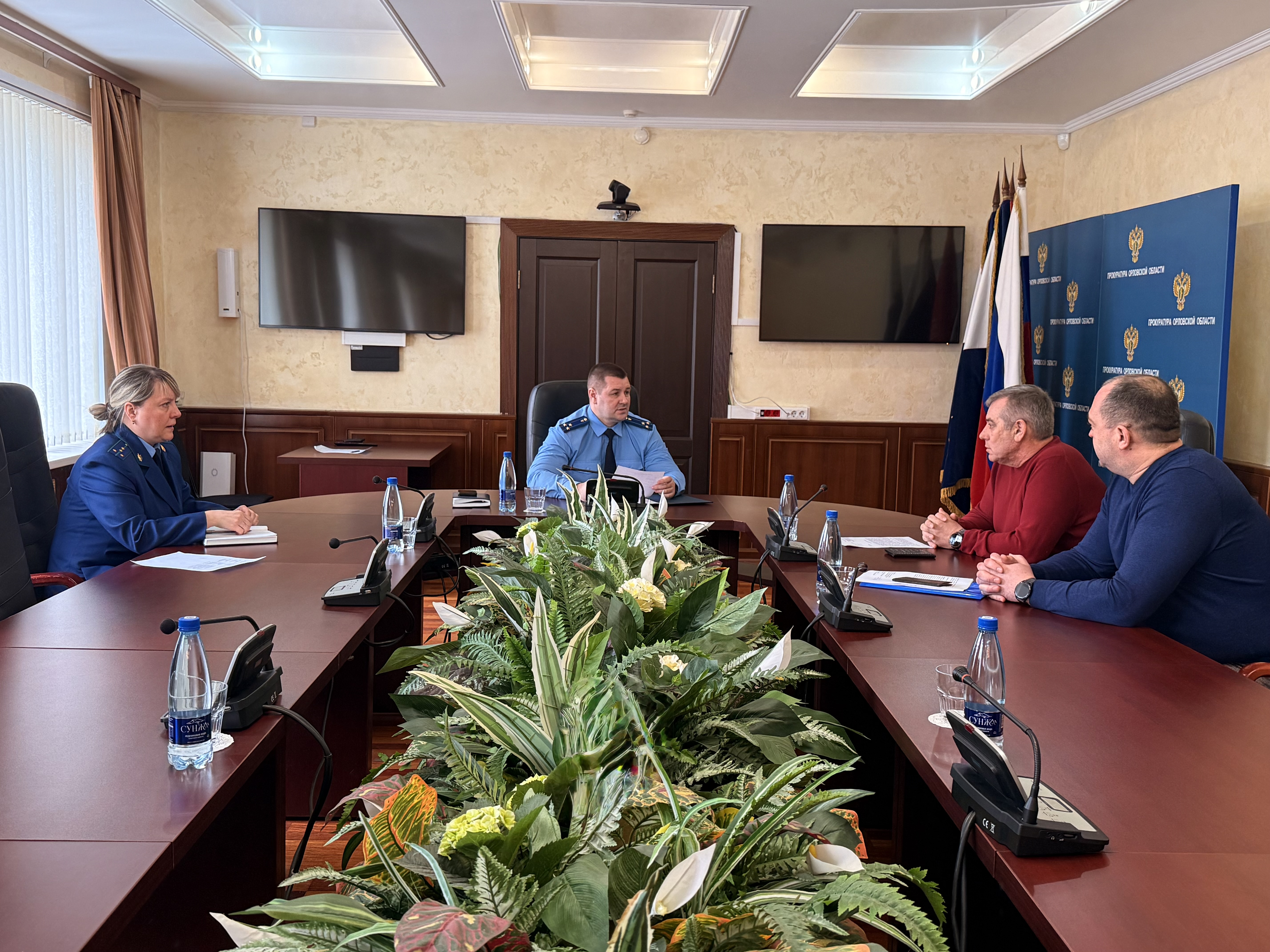 Первый заместитель прокурора Орловской области провел тематический прием по вопросам нарушений трудовых прав граждан