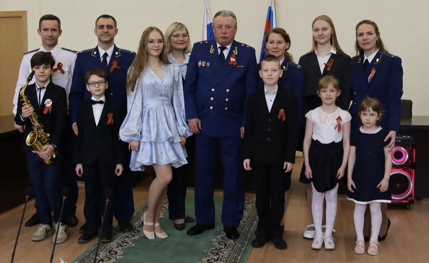 Северо-Западный транспортный прокурор в преддверии 81-й годовщины Великой Победы провел патриотическое мероприятие