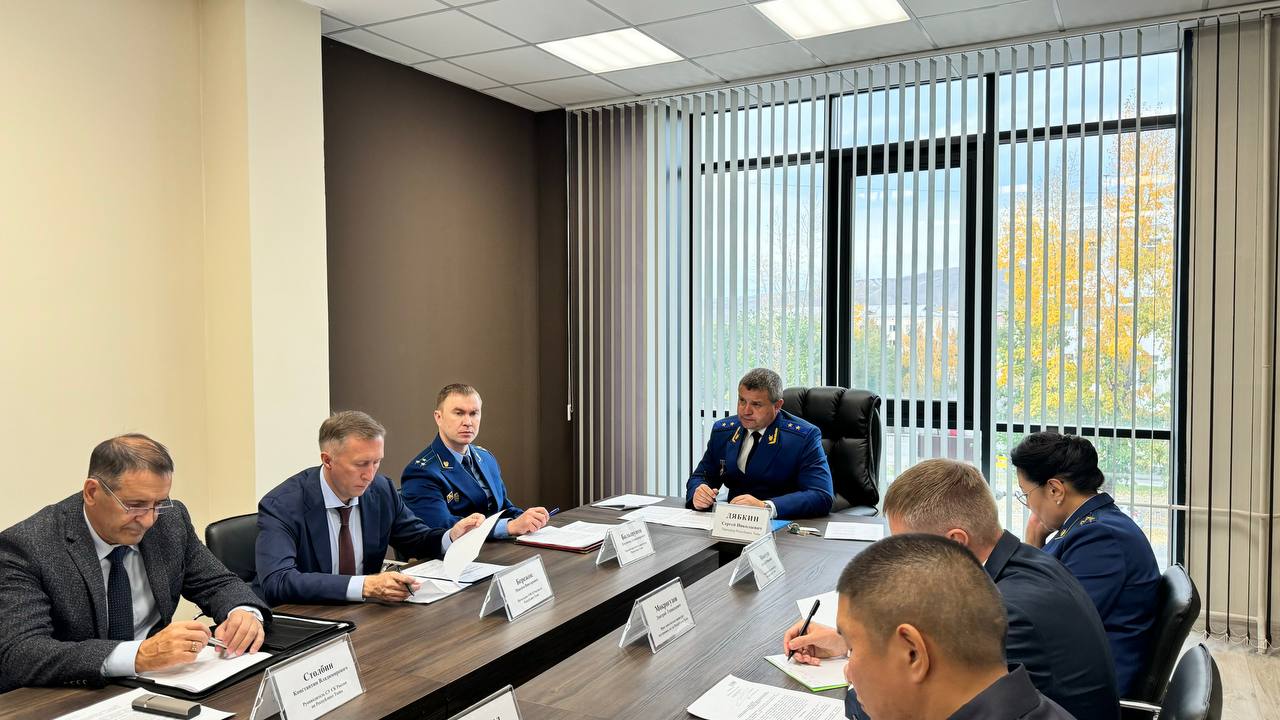 В прокуратуре республики под председательством прокурора республики Сергея Дябкина состоялось заседание межведомственной рабочей группы по противодействию правонарушениям и преступлениям в сфере реализации национальных проектов