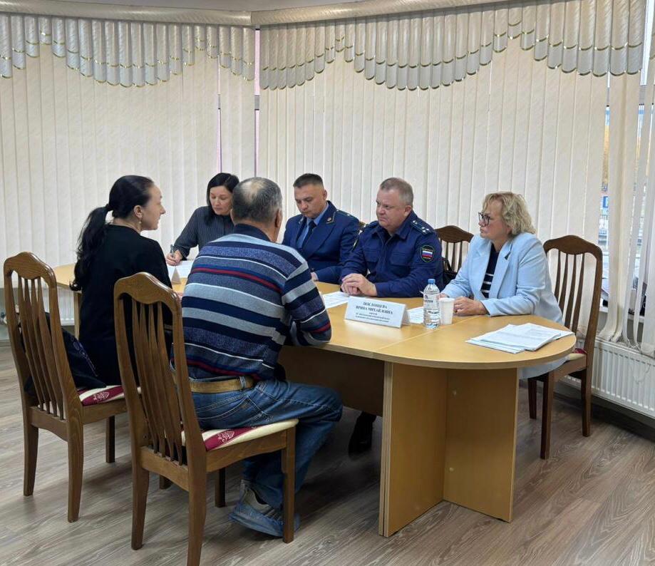 Первый заместитель прокурора Ханты-Мансийского автономного округа – Югры Дружинин М.В. провел личный прием граждан в  г. Когалыме