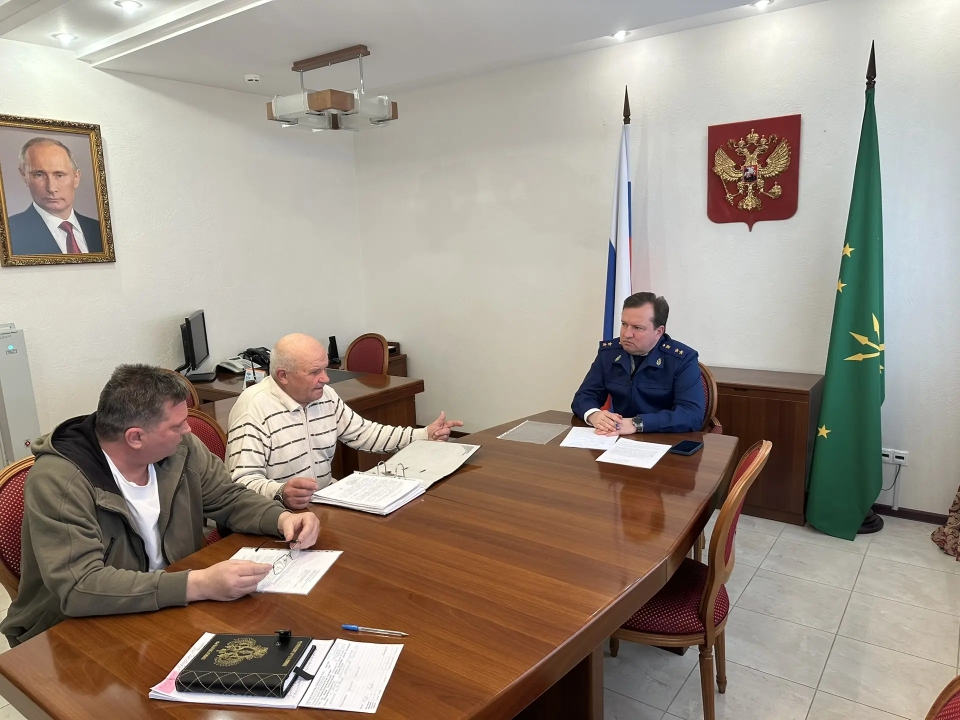 Сегодня прокурор Республики Адыгея Игорь Шевченко провел рабочий прием граждан в приемной Президента России в Республике Адыгея