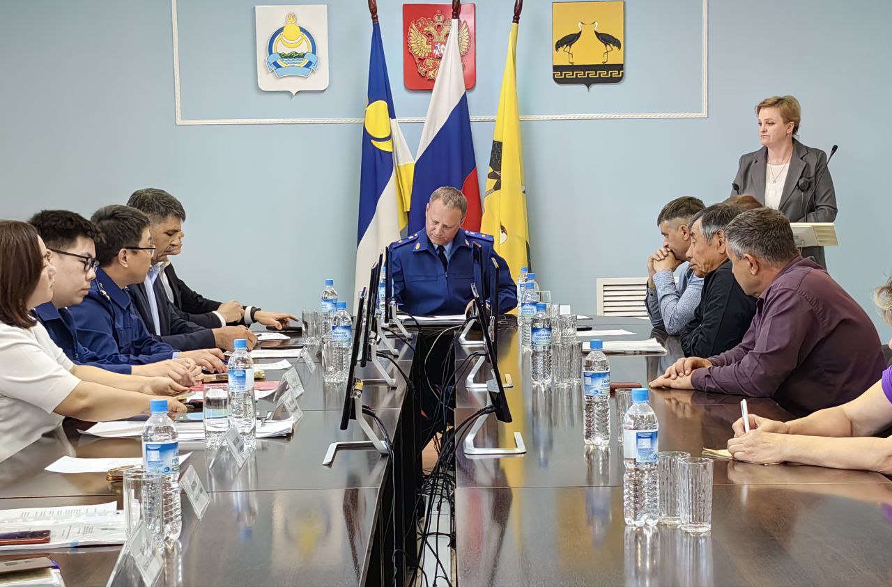 Прокурор республики провёл личный приём жителей Мухоршибирского района и встретился с представителями бизнеса