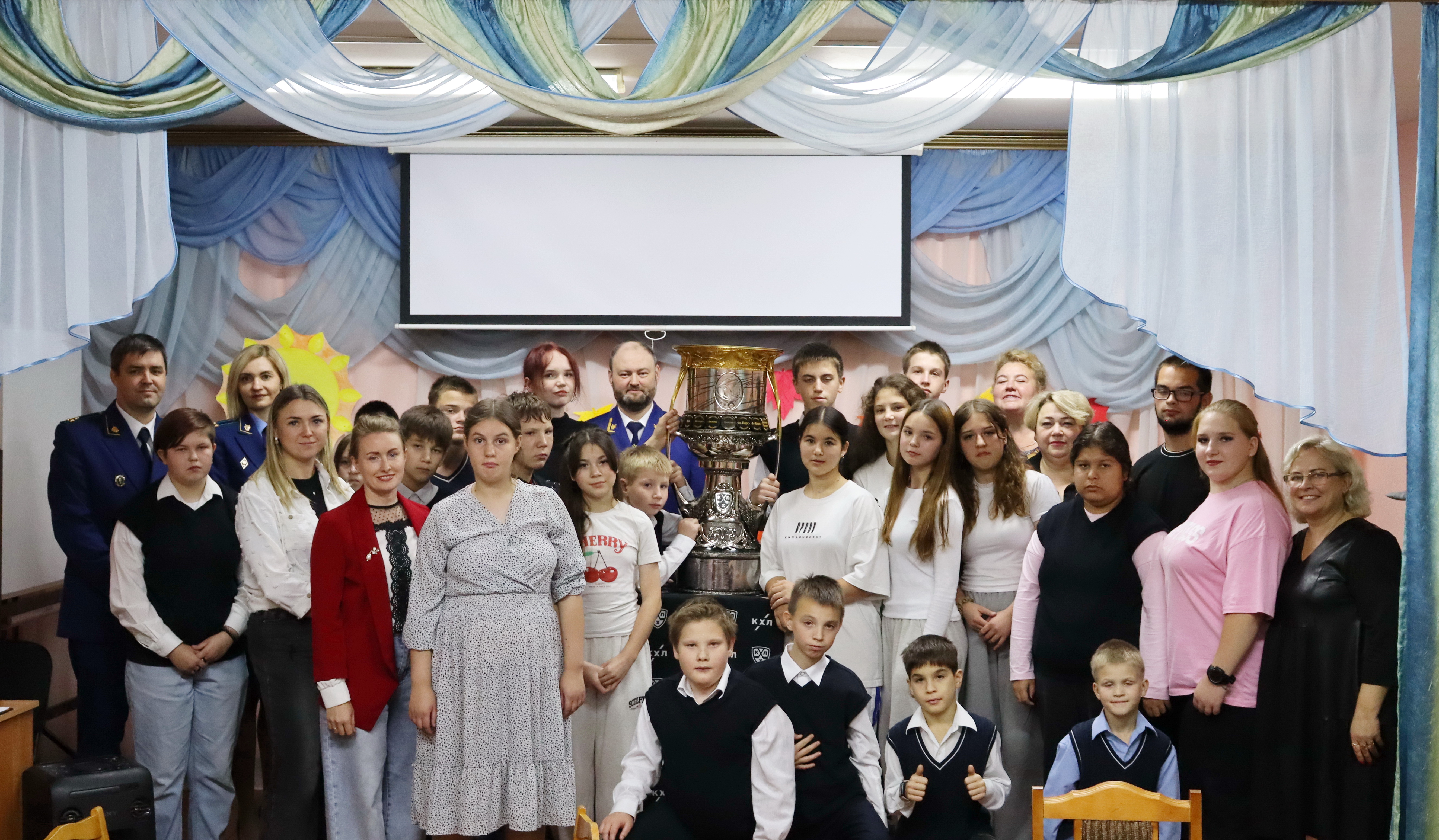 Прокурор Ярославской области Климент Юрздицкий с коллегами встретились с  воспитанниками подшефного Климатинского детского дома