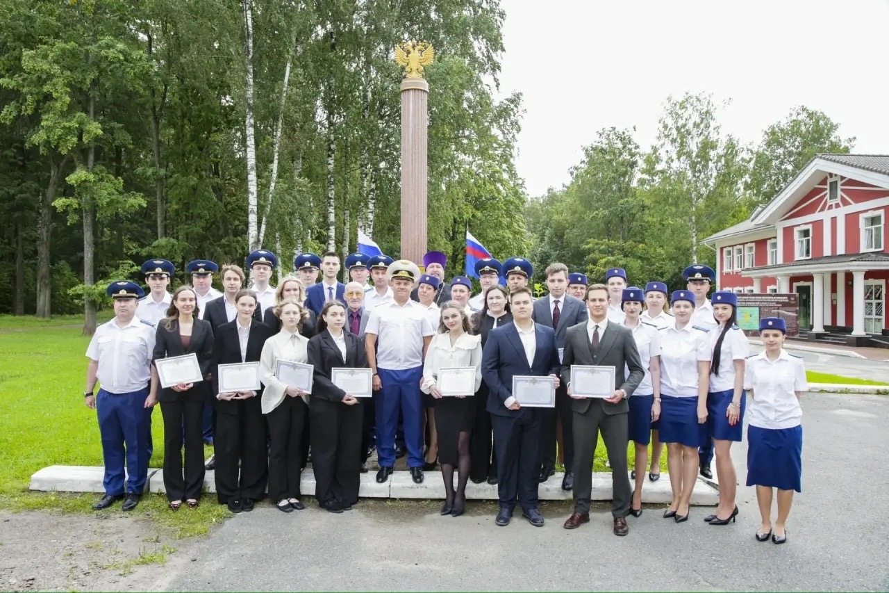 Состоялось торжественное принятие присяги молодыми специалистами прокуратуры Ленинградской области