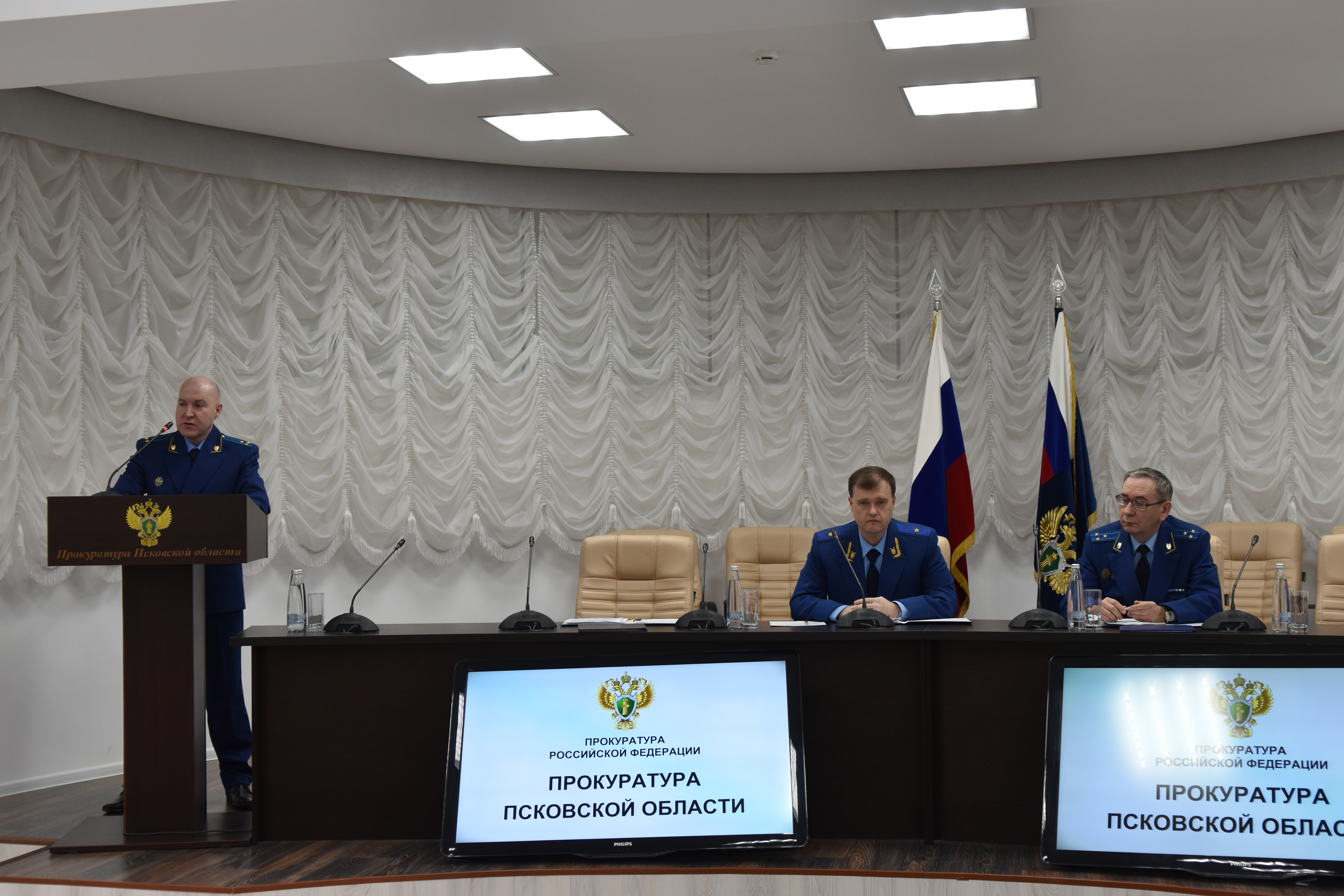Под председательством прокурора Псковской области Андрея Мошкова подвели итоги работы за 1 квартал 2026 года