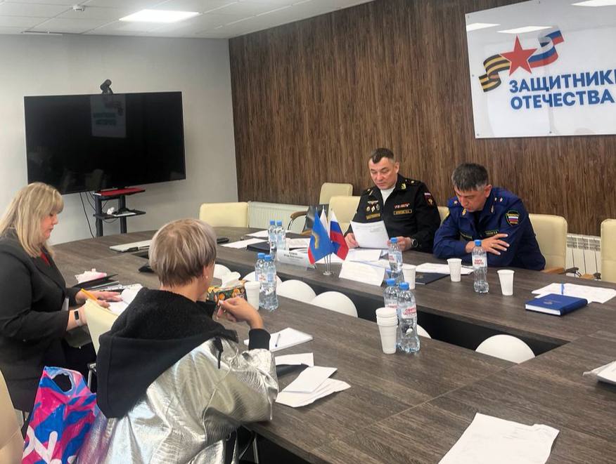 Прокурор Мурманской области Сергей Паволин провел личный прием участников Специальной военной операции и их семей