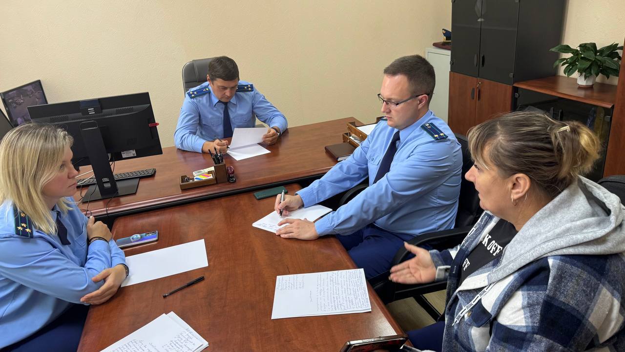 Исполняющий обязанности прокурора области провел прием граждан в Немане и посетил мероприятие, организованное воспитанниками Неманского специального учреждения