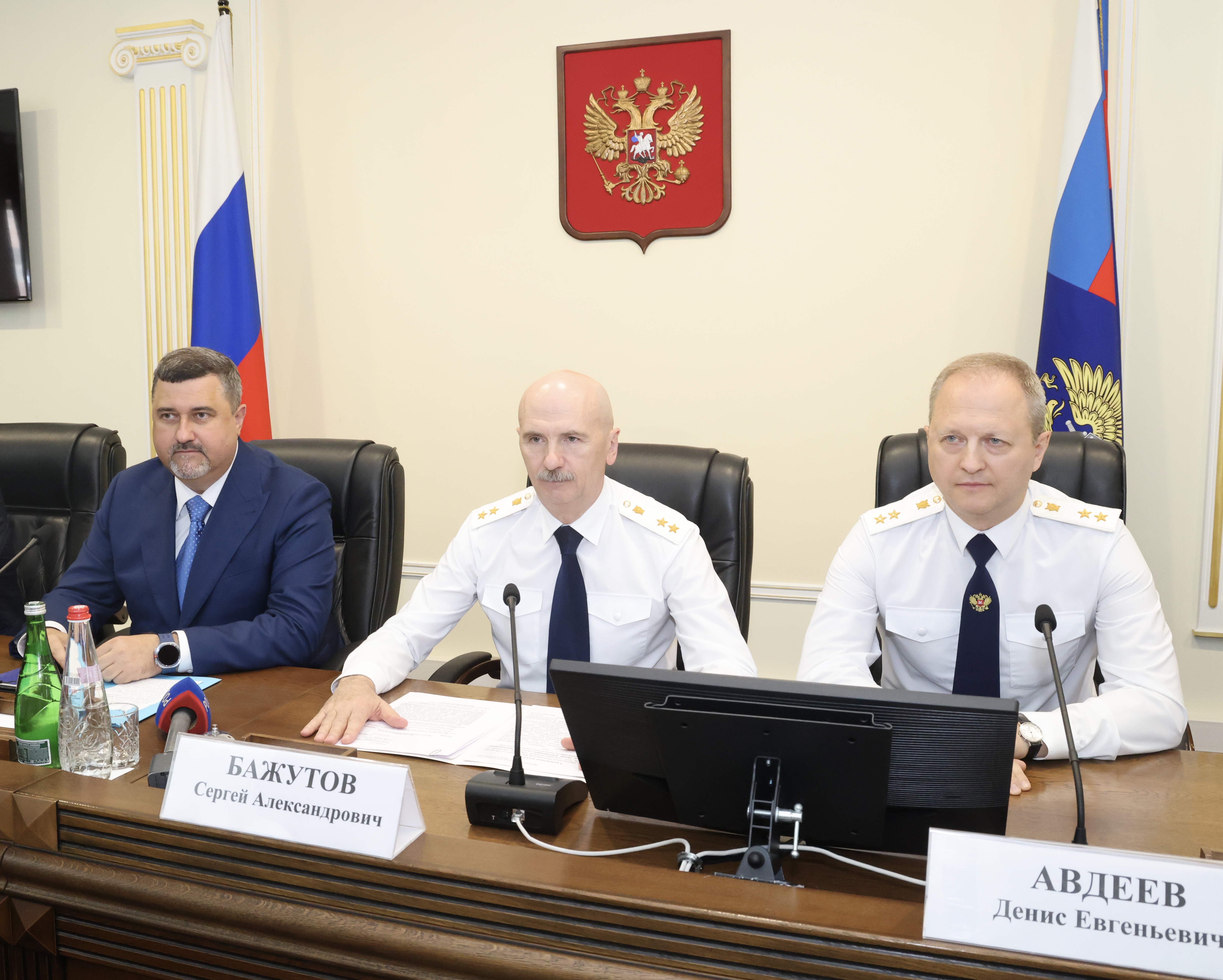 По поручению Генерального прокурора Российской Федерации Александра Гуцана его заместитель Сергей Бажутов представил коллективу нового прокурора Республики Дагестан
