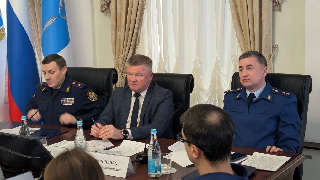 Прокурор Саратовской области Сергей Филипенко встретился с многодетными родителями 