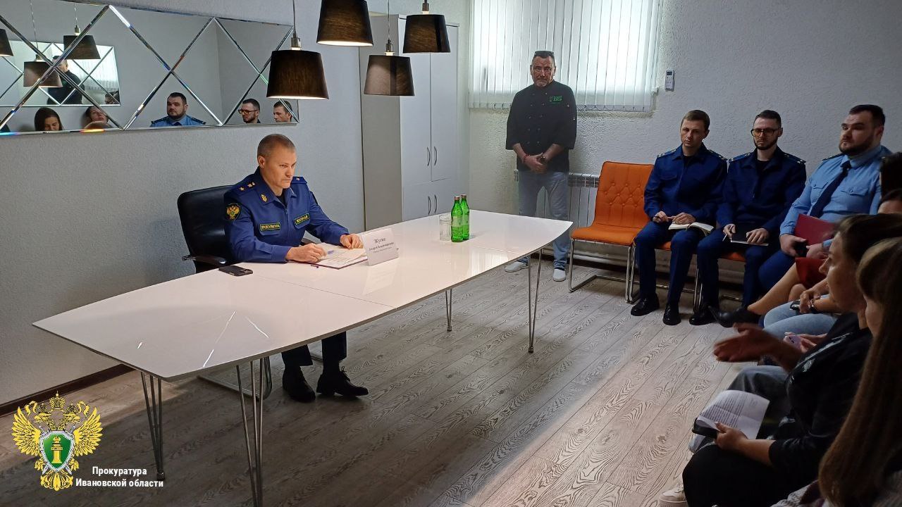 Прокурор Ивановской области Андрей Жугин в Родниковском районе посетил предприятие и провел прием граждан