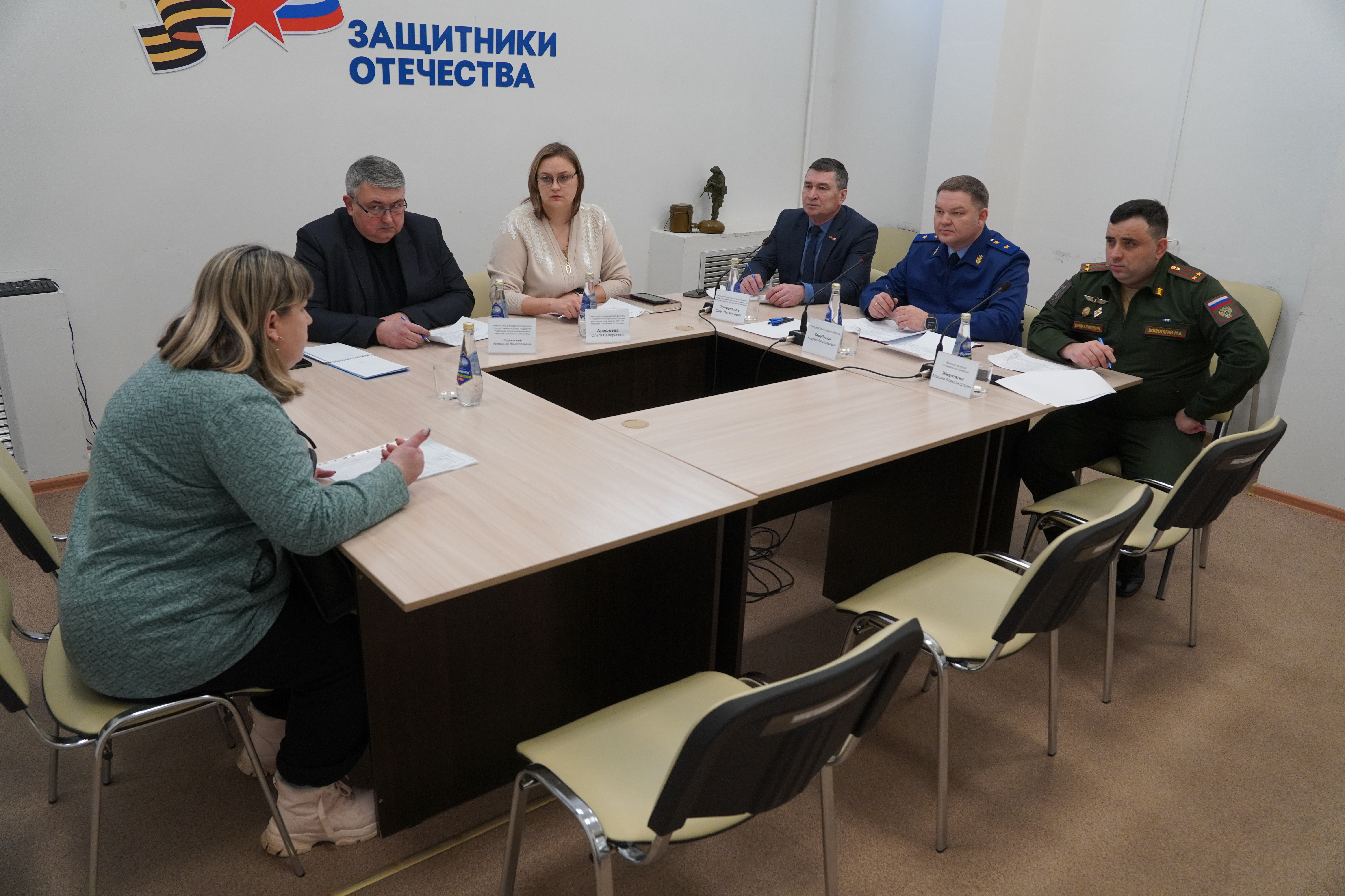 Прокурор Ульяновской области провел прием граждан в региональном филиале Государственного фонда поддержки участников специальной военной операции «Защитники Отечества»
