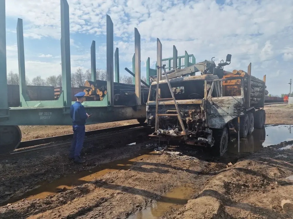 Северо-Западная транспортная прокуратура организовала проверку по факту возгорания в грузовом вагоне на железнодорожной станции в Костромской области