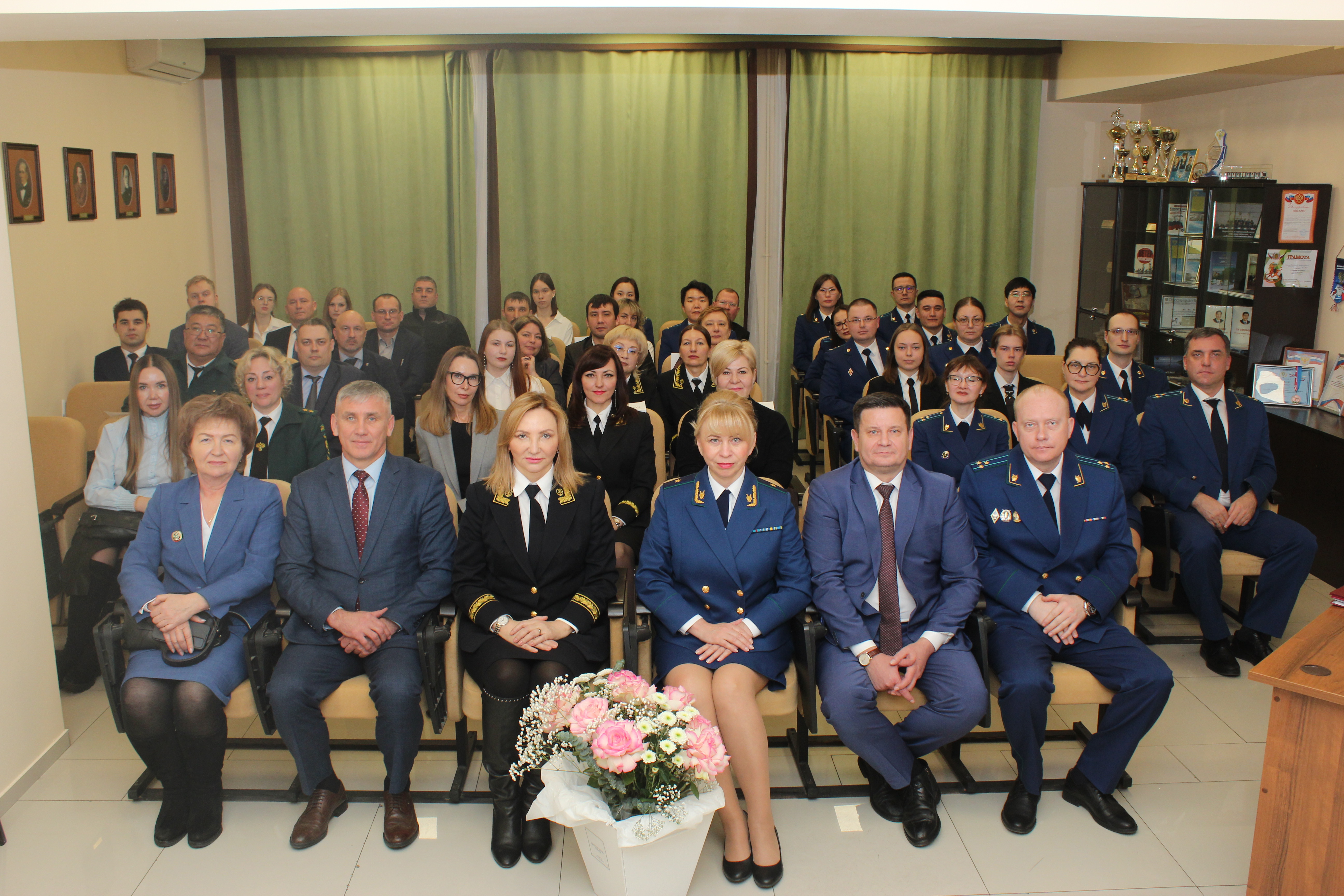 В Байкальской межрегиональной природоохранной прокуратуре состоялся семинар, приуроченный ко Дню юриста и 8-летию образования межрегиональной прокуратуры