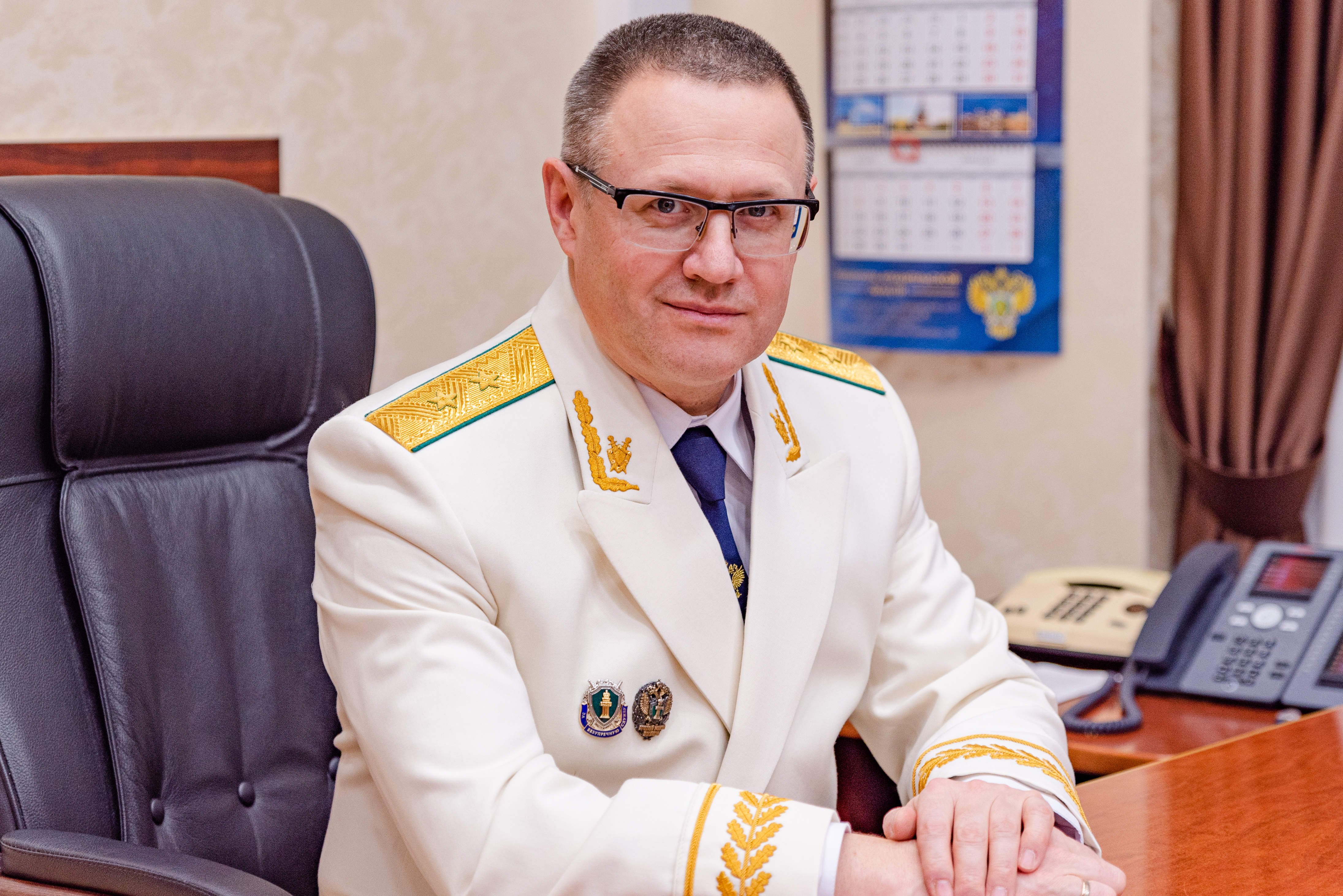 Поздравление прокурора Архангельской области и Ненецкого автономного округа Николая Хлустикова с Днем работника прокуратуры Российской Федерации