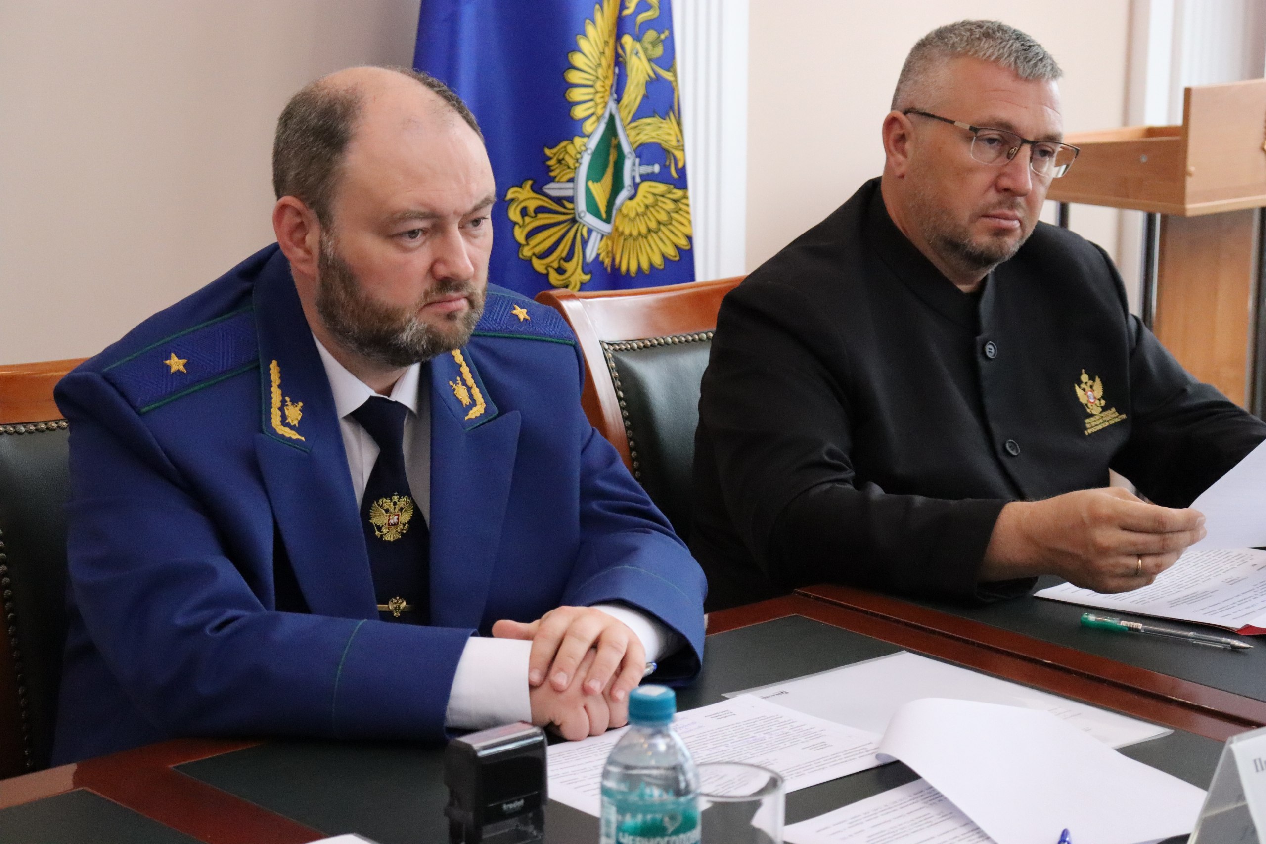 Сегодня, 20 августа, прокурор Ярославской области Климент Юрздицкий и региональный Уполномоченный по правам ребенка Михаил Крупин провели совместный прием граждан по вопросам соблюдения прав и законных интересов несовершеннолетних