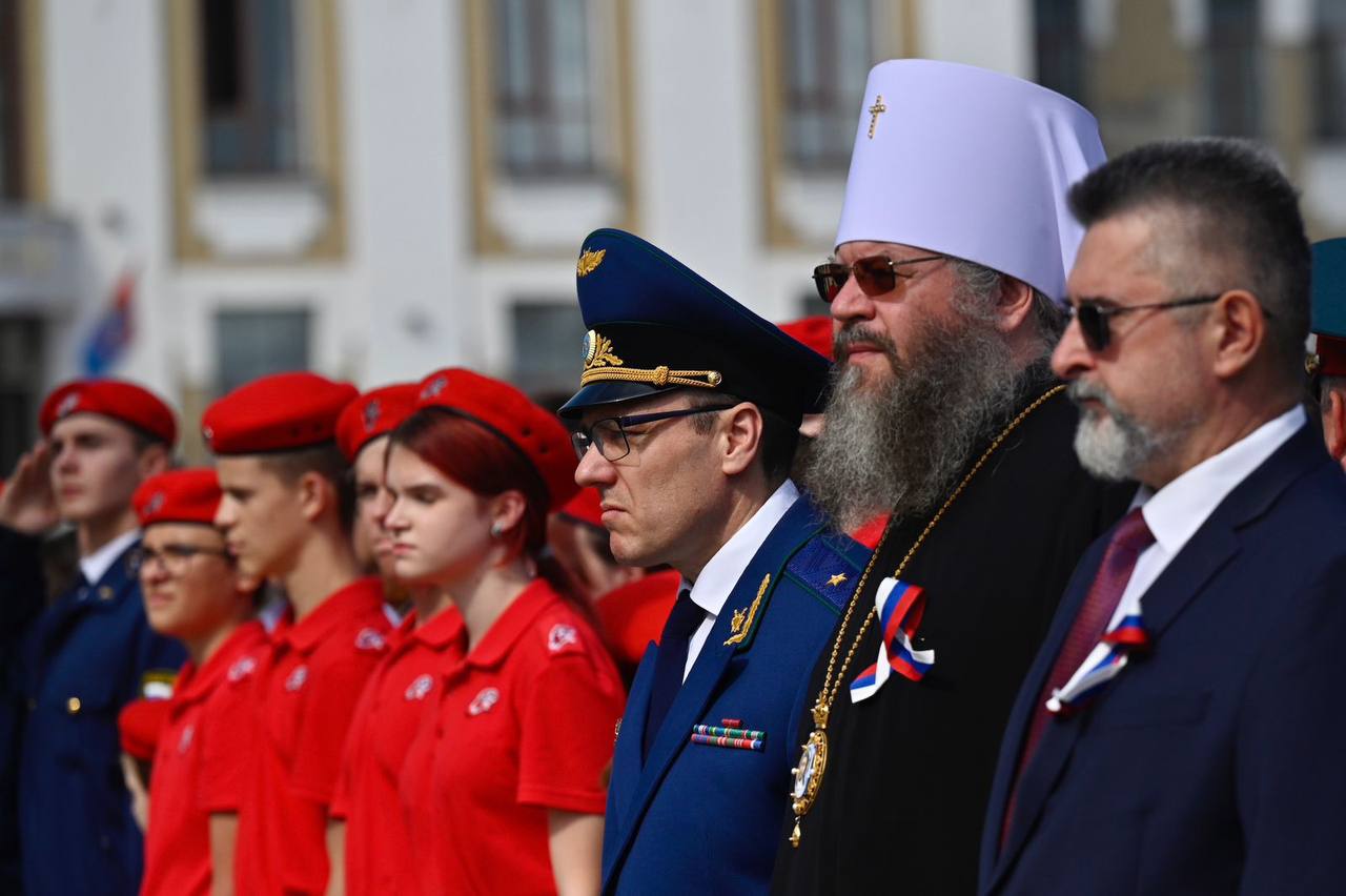 Прокурор Тамбовской области Александр Гулягин принял участие в торжественных мероприятиях, посвященных Дню Государственного флага Российской Федерации