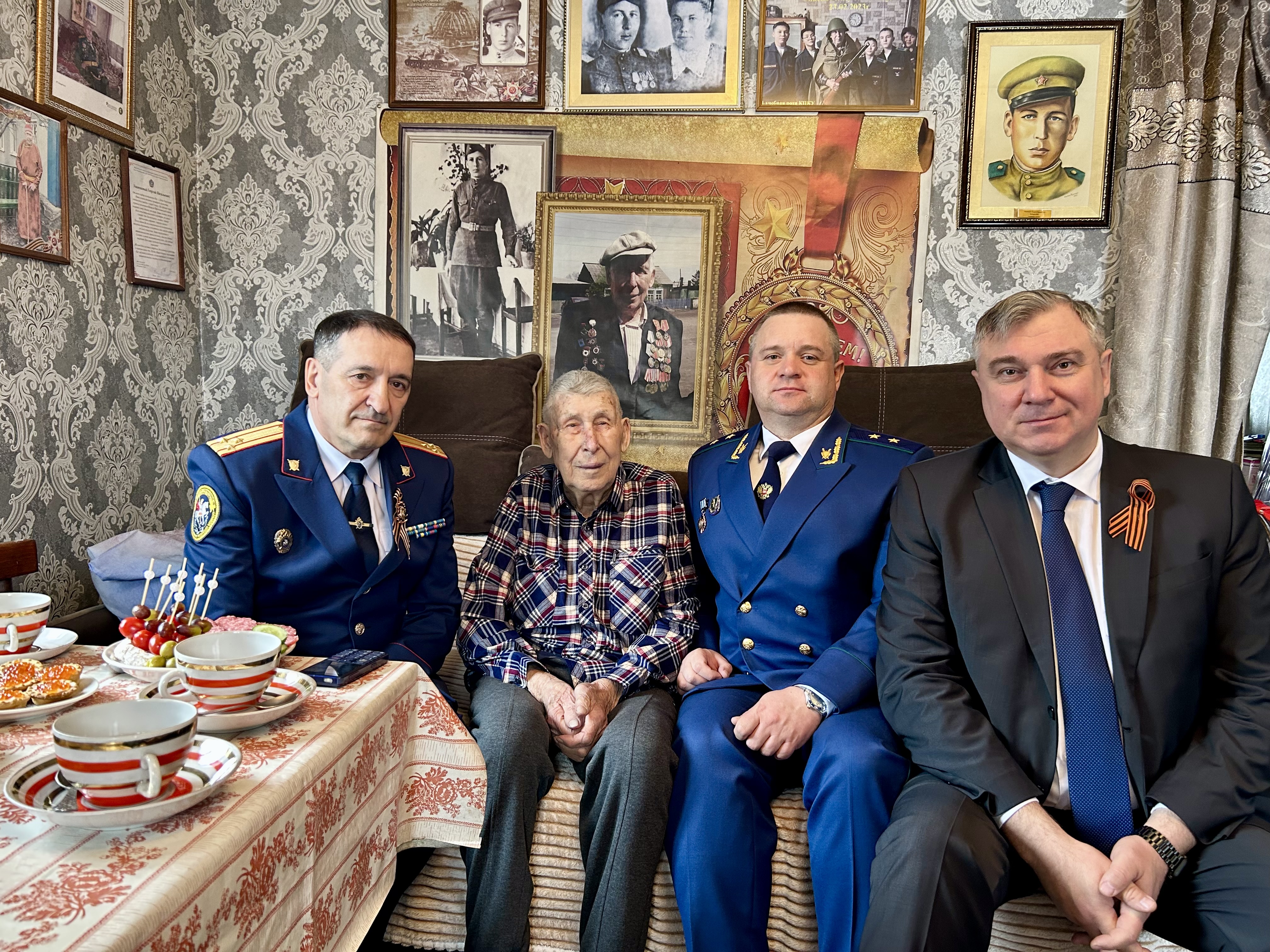 Прокурор республики Сергей Дябкин поздравил с 99-летием ветерана Великой Отечественной Войны
