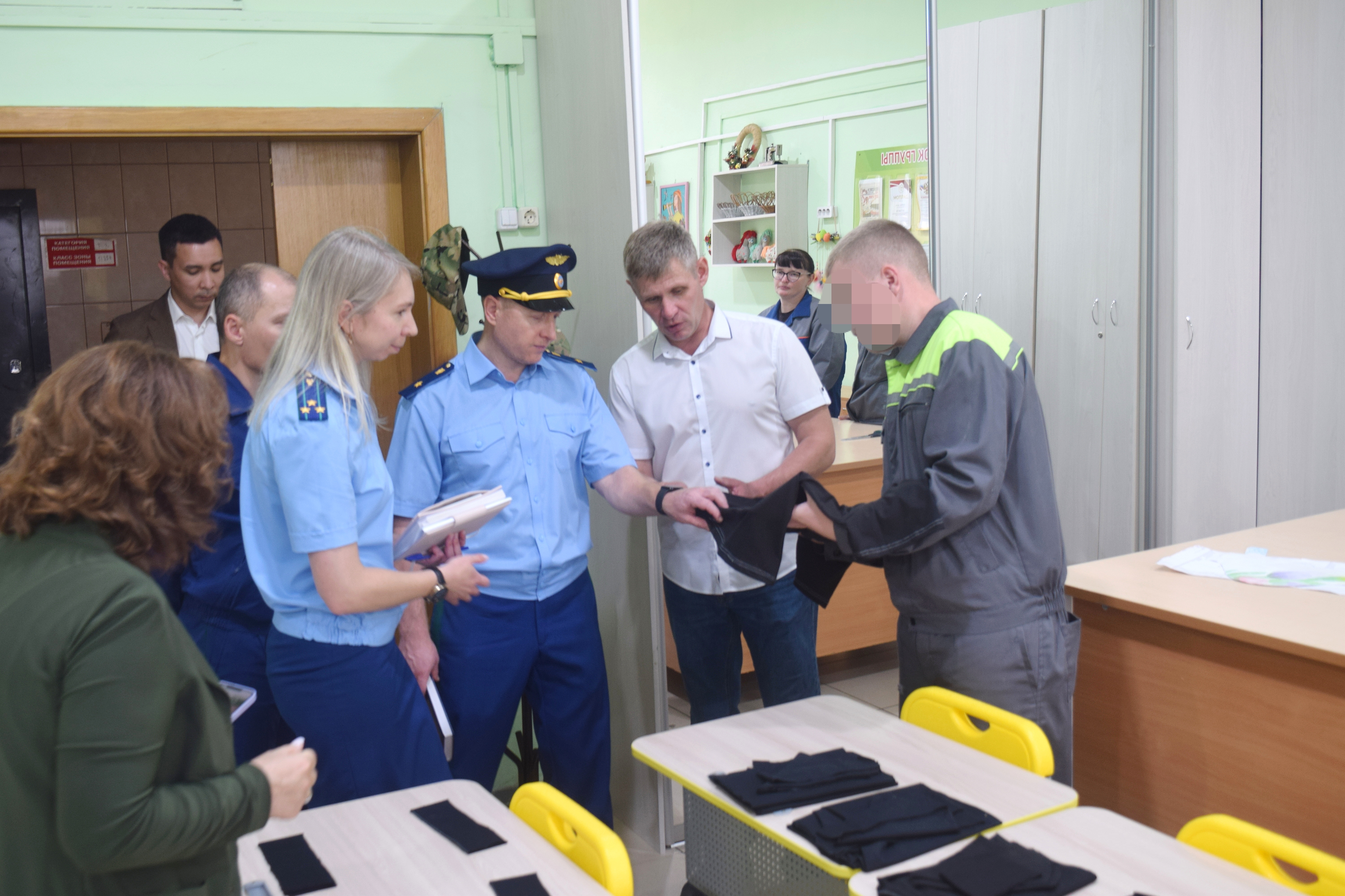 Заместитель прокурора Кировской области Михаил Леговец проверил соблюдение закона в спецучреждении для несовершеннолетних правонарушителей в городе Орлове  