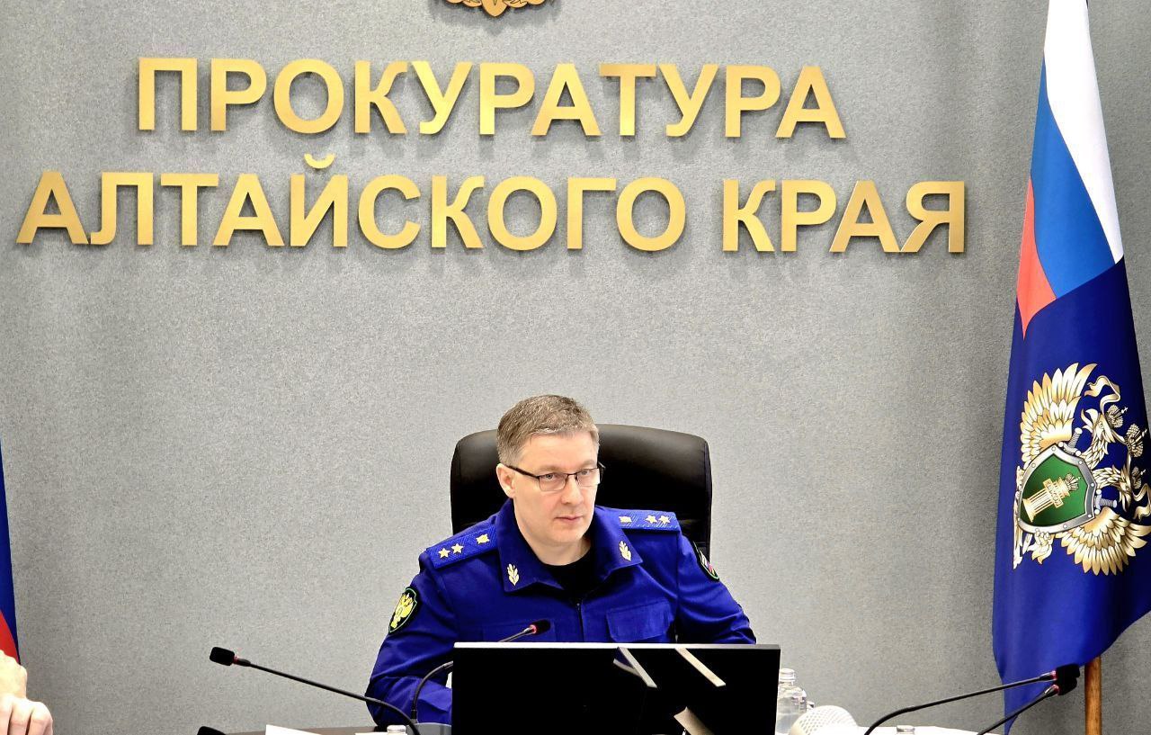 Вместо экстренных мер — системные решения: прокурор Алтайского края Антон Герман дал интервью газете «МК на Алтае» об итогах года
