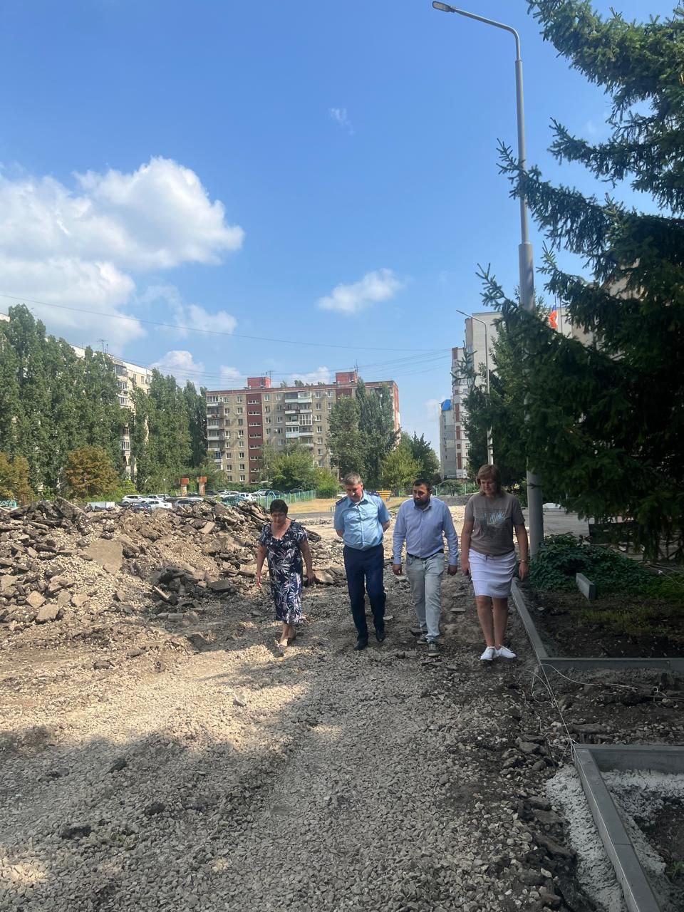 Прокурор Саратовской области Сергей Владимирович Филипенко проинспектировал ход выполнения ремонтных работ в учреждениях образования